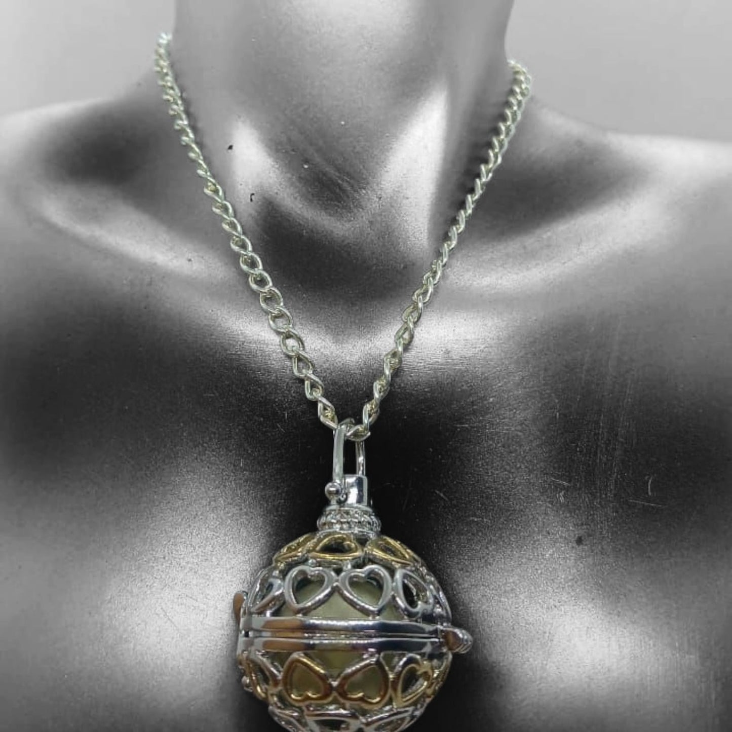 ANGEL WHISPERER PENDANT NECKLACE