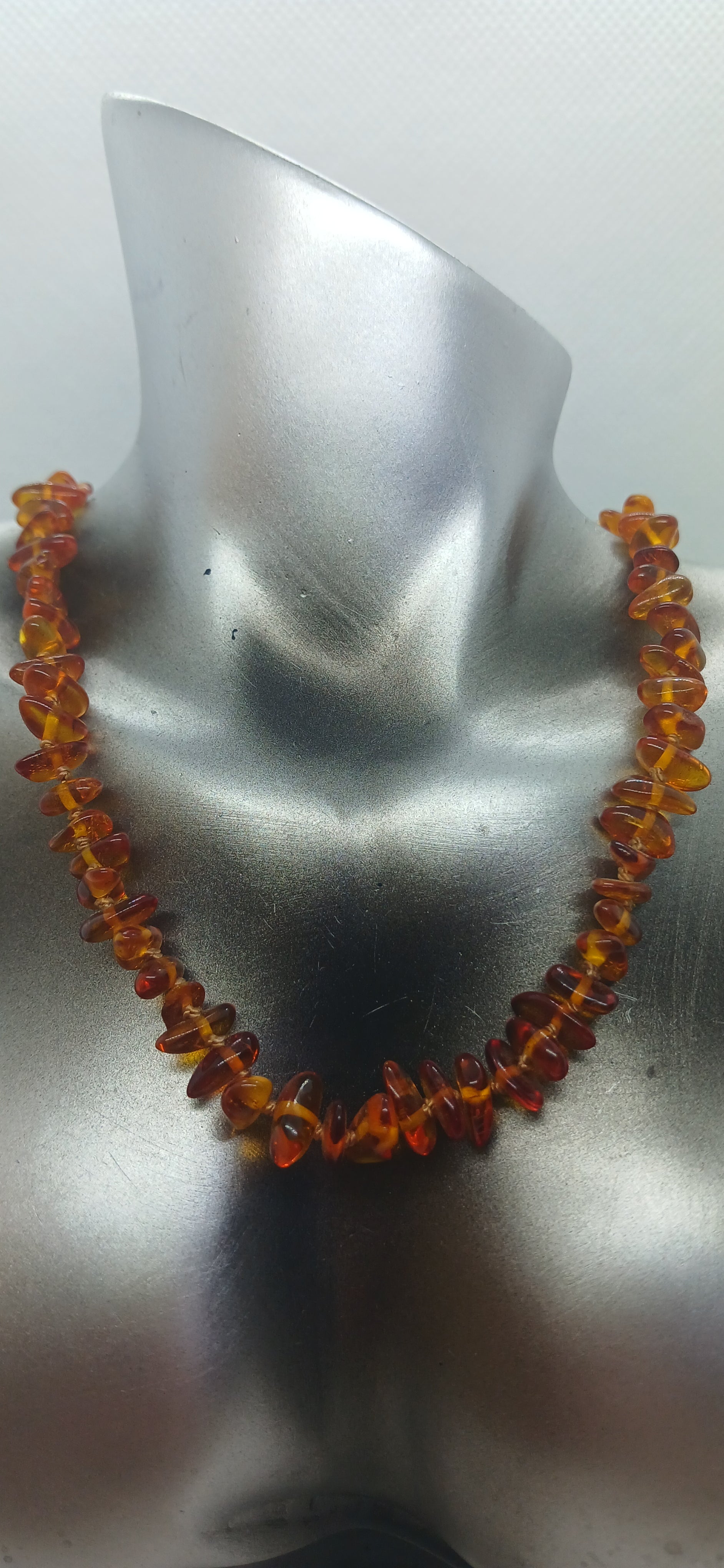 AMBER TEETHING NECKLACE