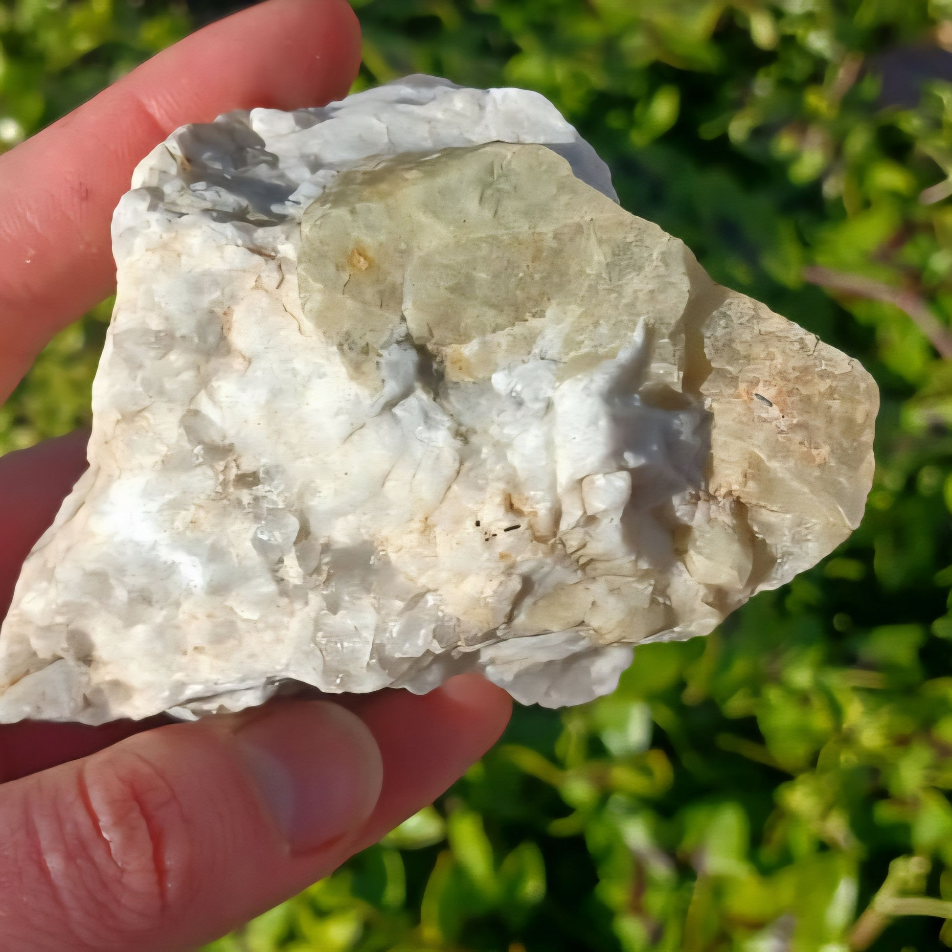 EMERALD RAW IN MATRIX