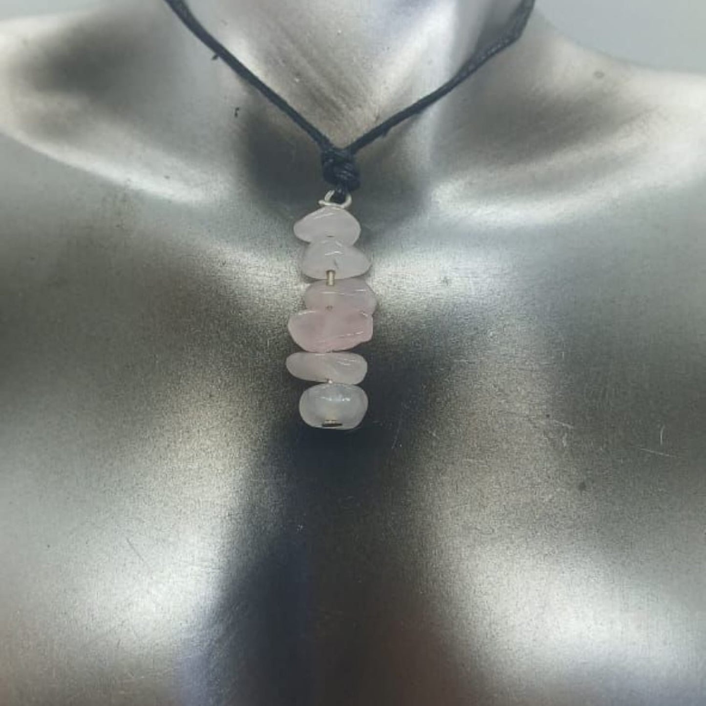 ROSE QUARTZ CHIP PENDANT NECKLACE
