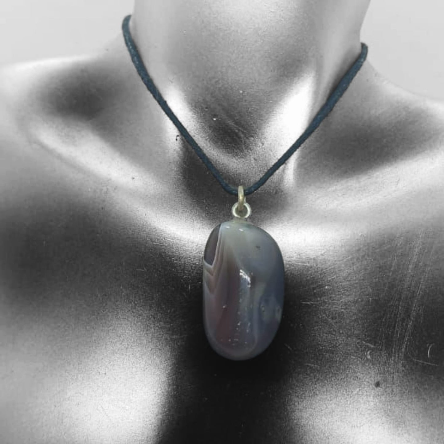 AGATE PENDANT NECKLACE