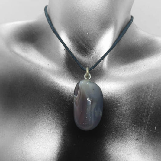 AGATE PENDANT NECKLACE
