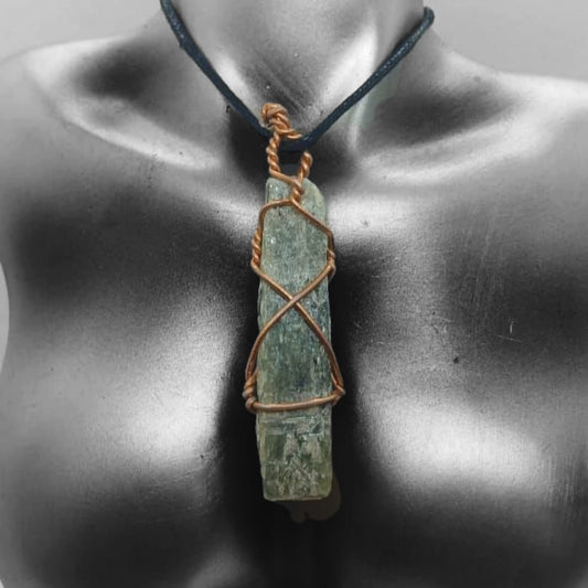 BLUE KYANITE COPPER WIRE WRAP PENDANT NECKLACE