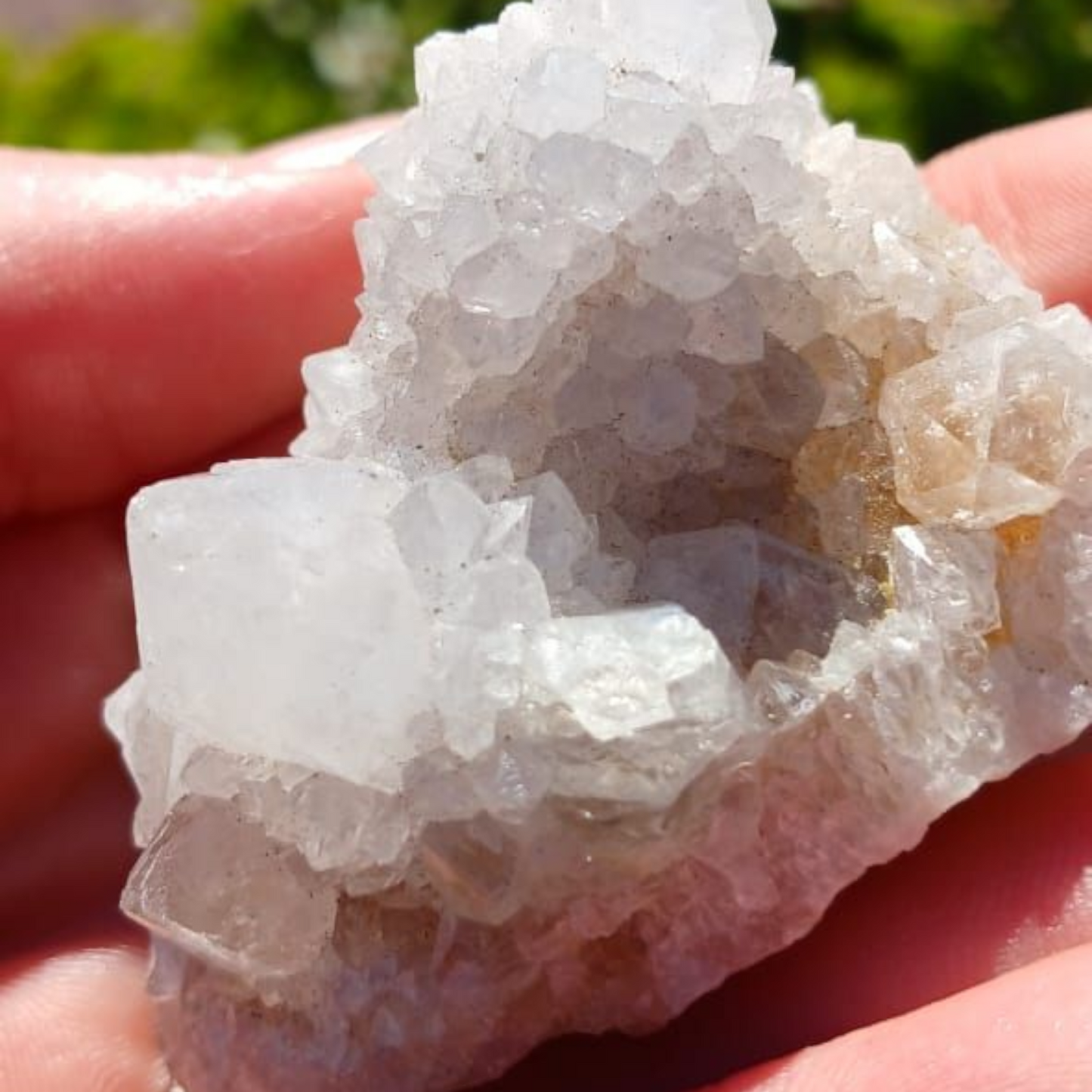 SPIRIT QUARTZ CLUSTER 4-5CM