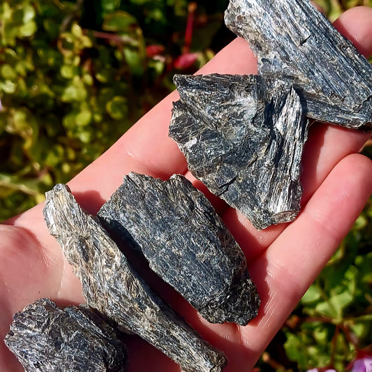 BLACK KYANITE