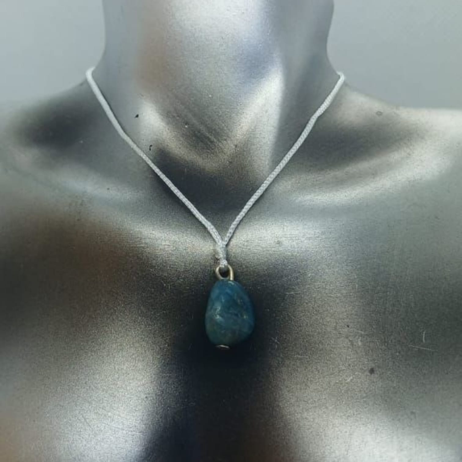 APATITE PENDANT NECKLACE