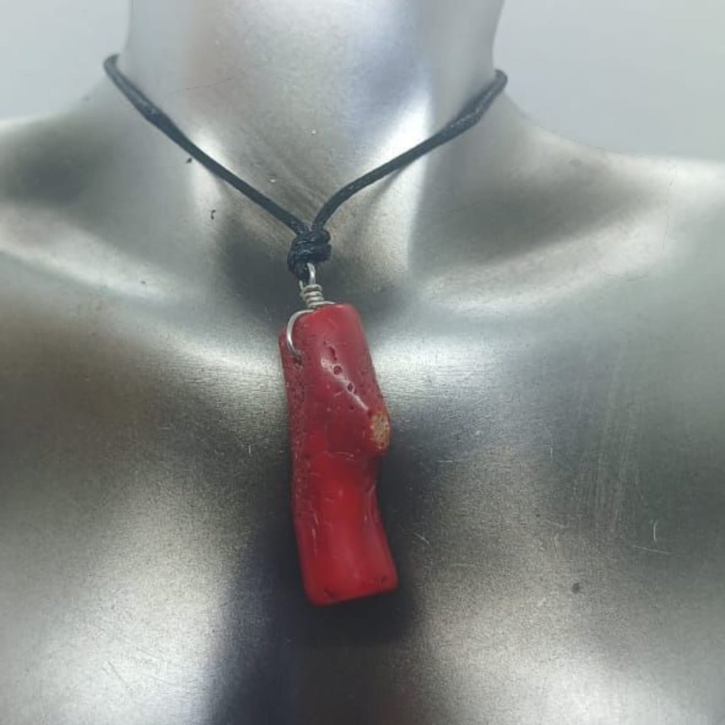 RED CORAL PENDANT NECKLACE
