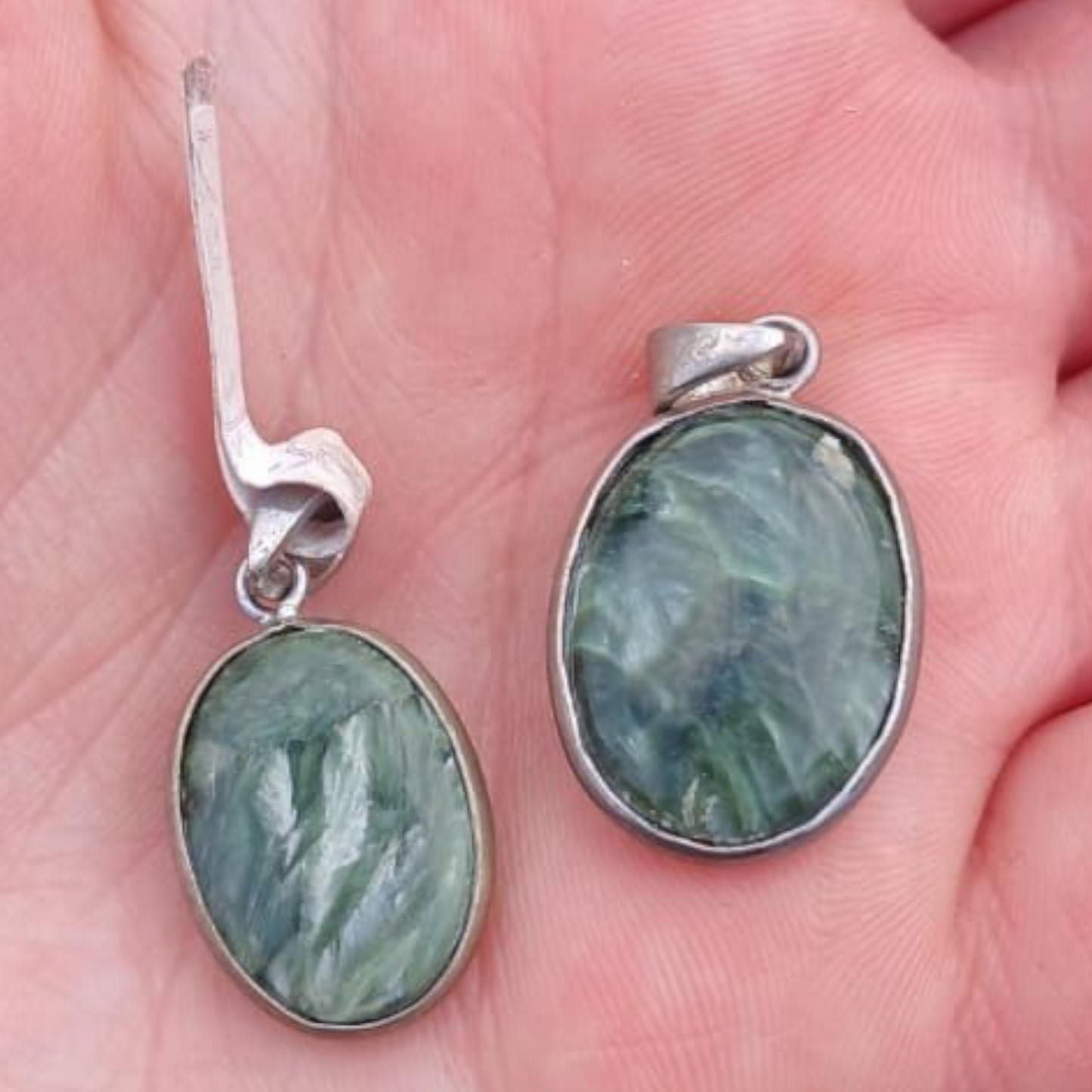 STERLING SILVER CRYSANTHEMUM  STONE PENDANT