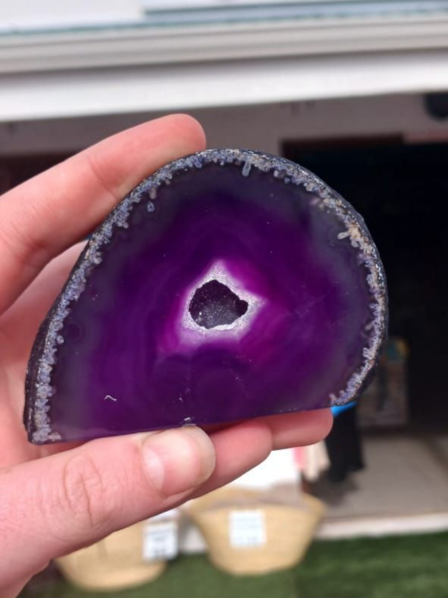 AGATE GEODE WITH BASE