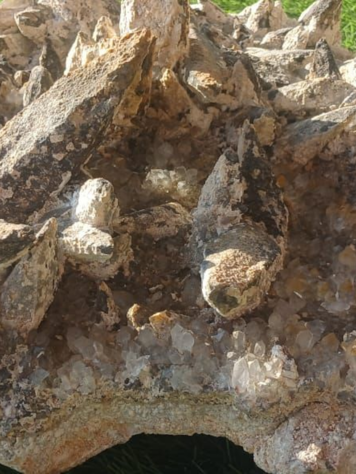 CALCITE QUARTZ CLUSTER