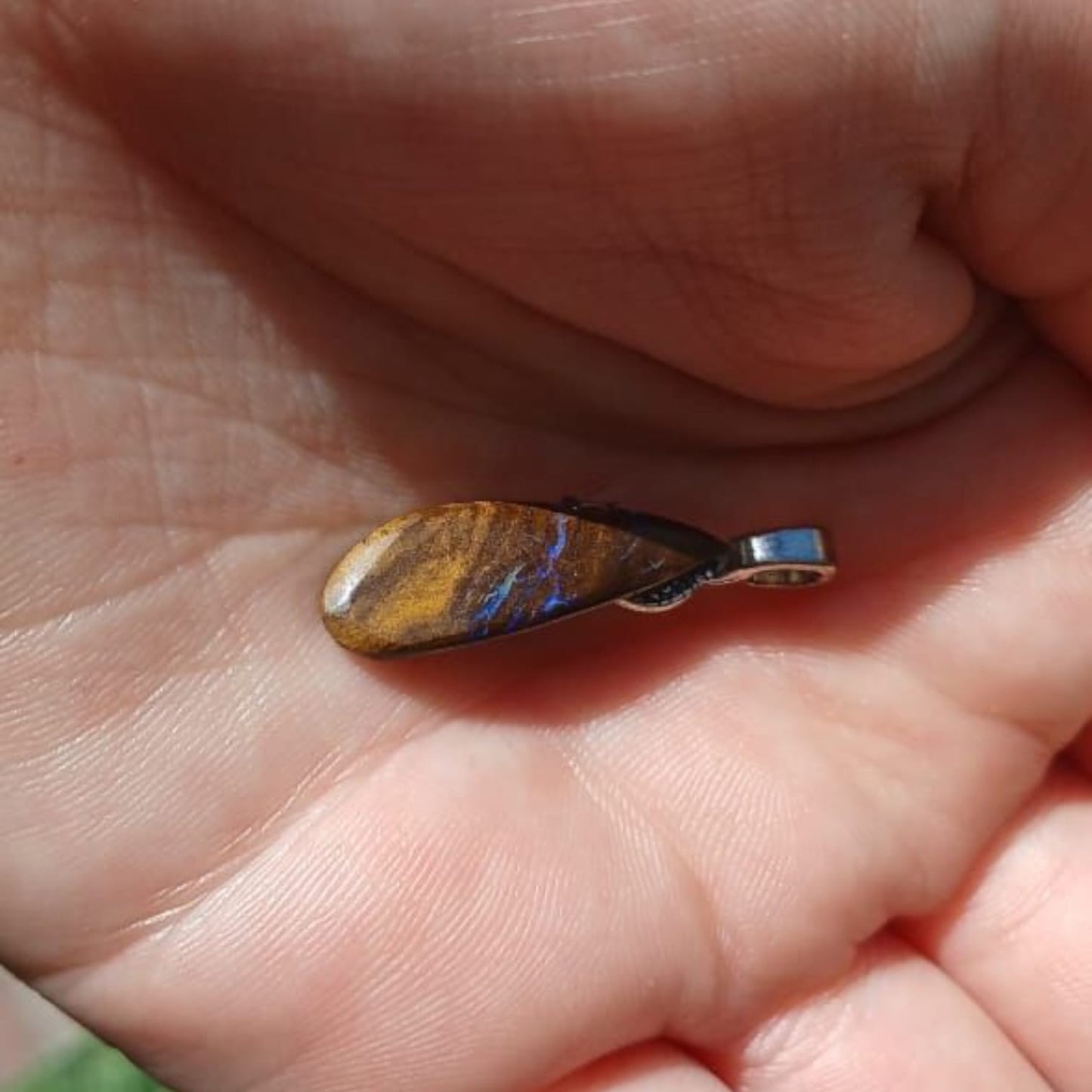 AUSTRALIAN BOULDER OPAL PENDANT 2,5cm