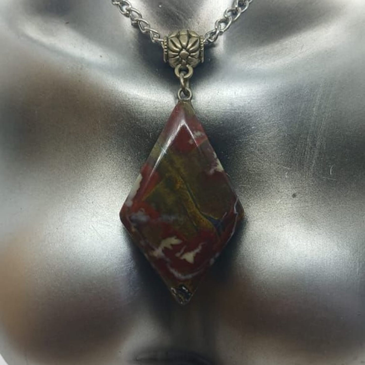 BRECCIATED JASPER PENDANT NECKLACE