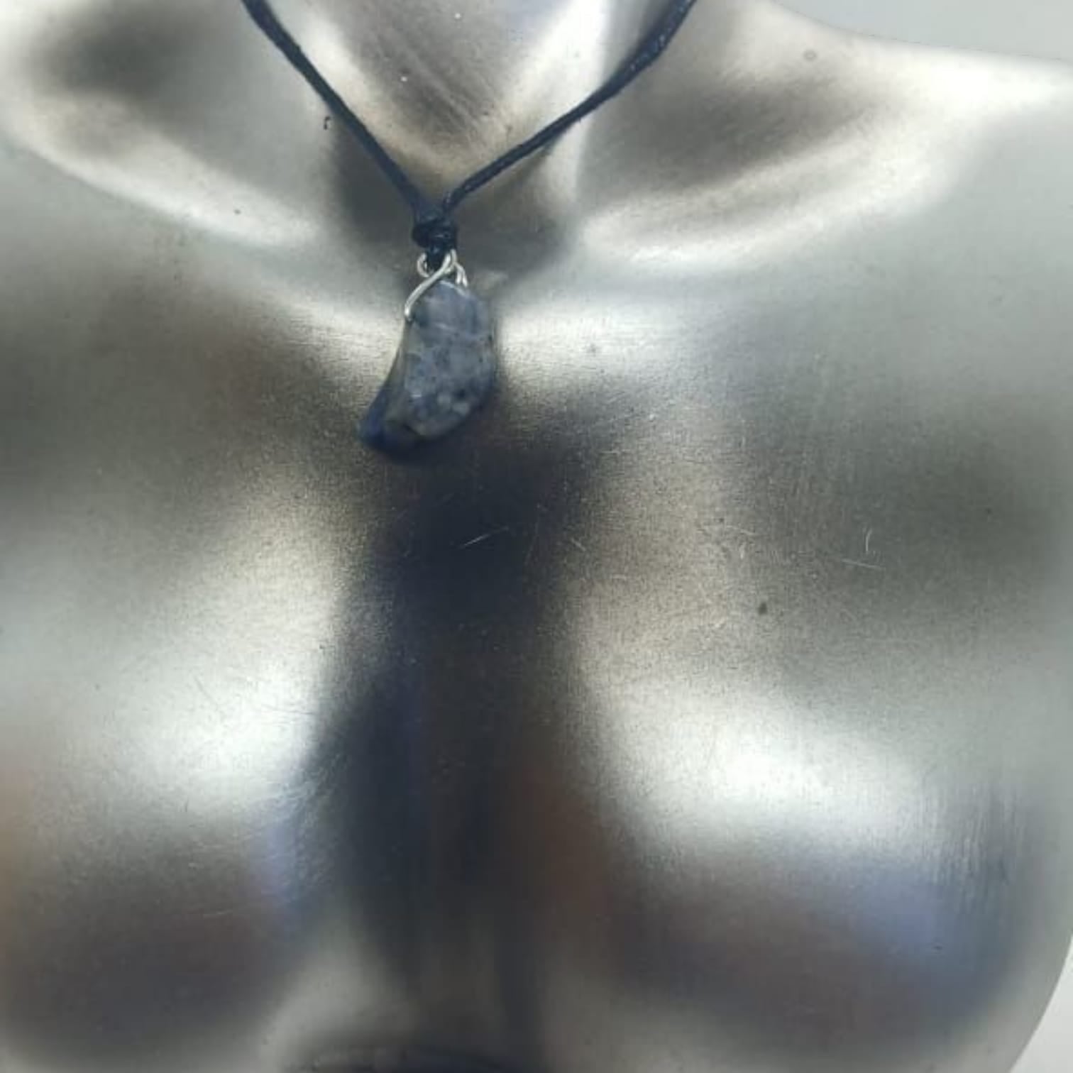 SODALITE PENDANT NECKLACE