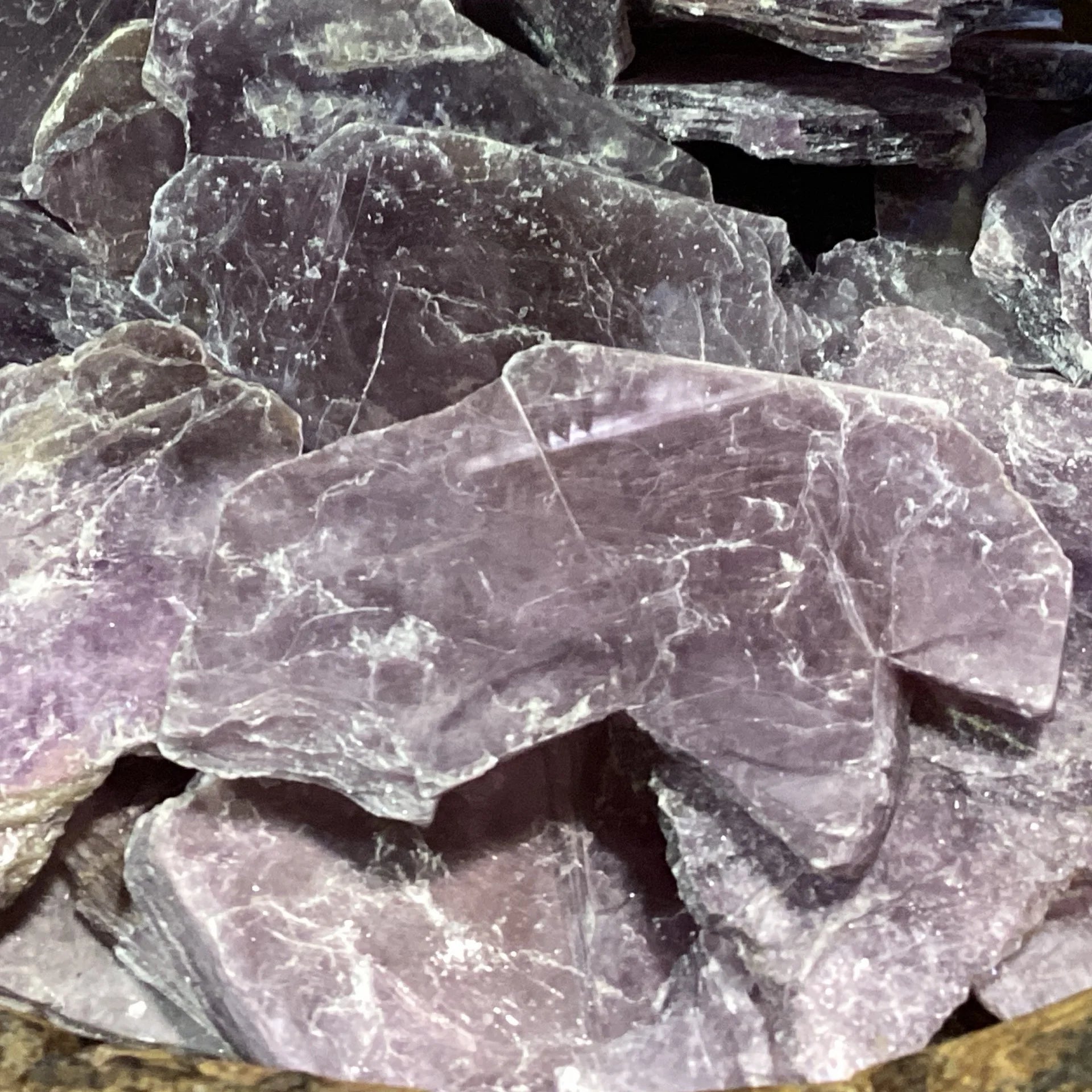 LEPIDOLITE MICA RAW