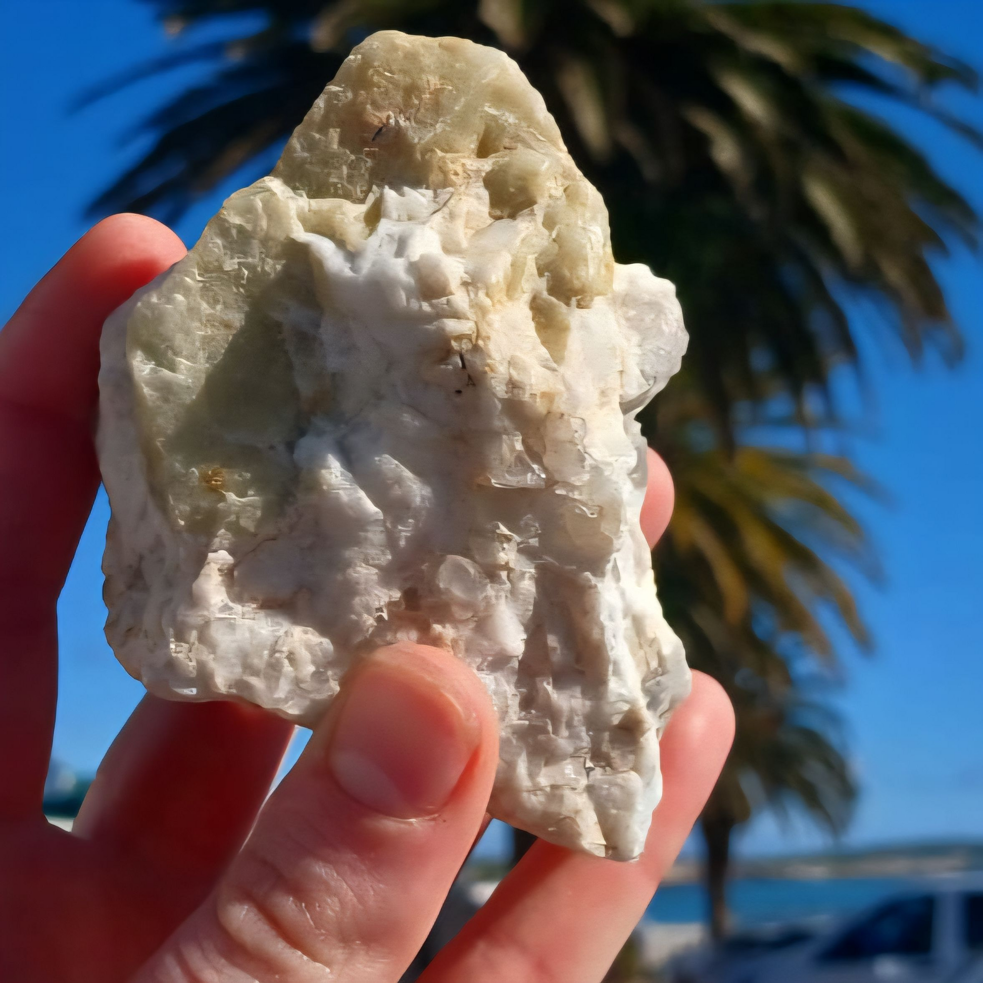 EMERALD RAW IN MATRIX