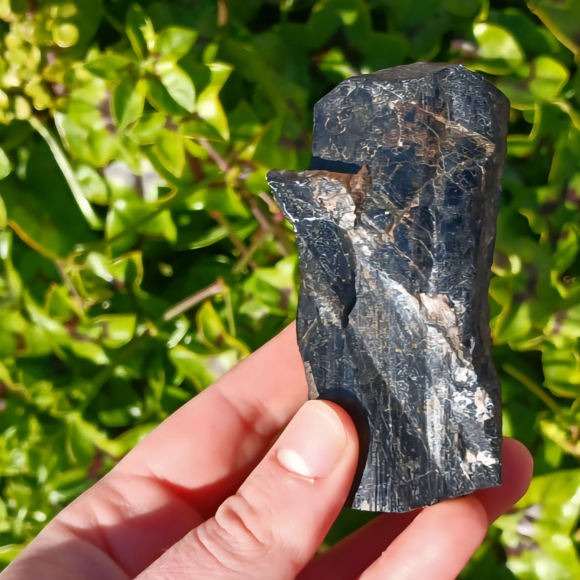 BLACK TOURMALINE (SCHROL) LARGE.