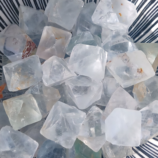 OCTAHEDRAL FLOURITE SML