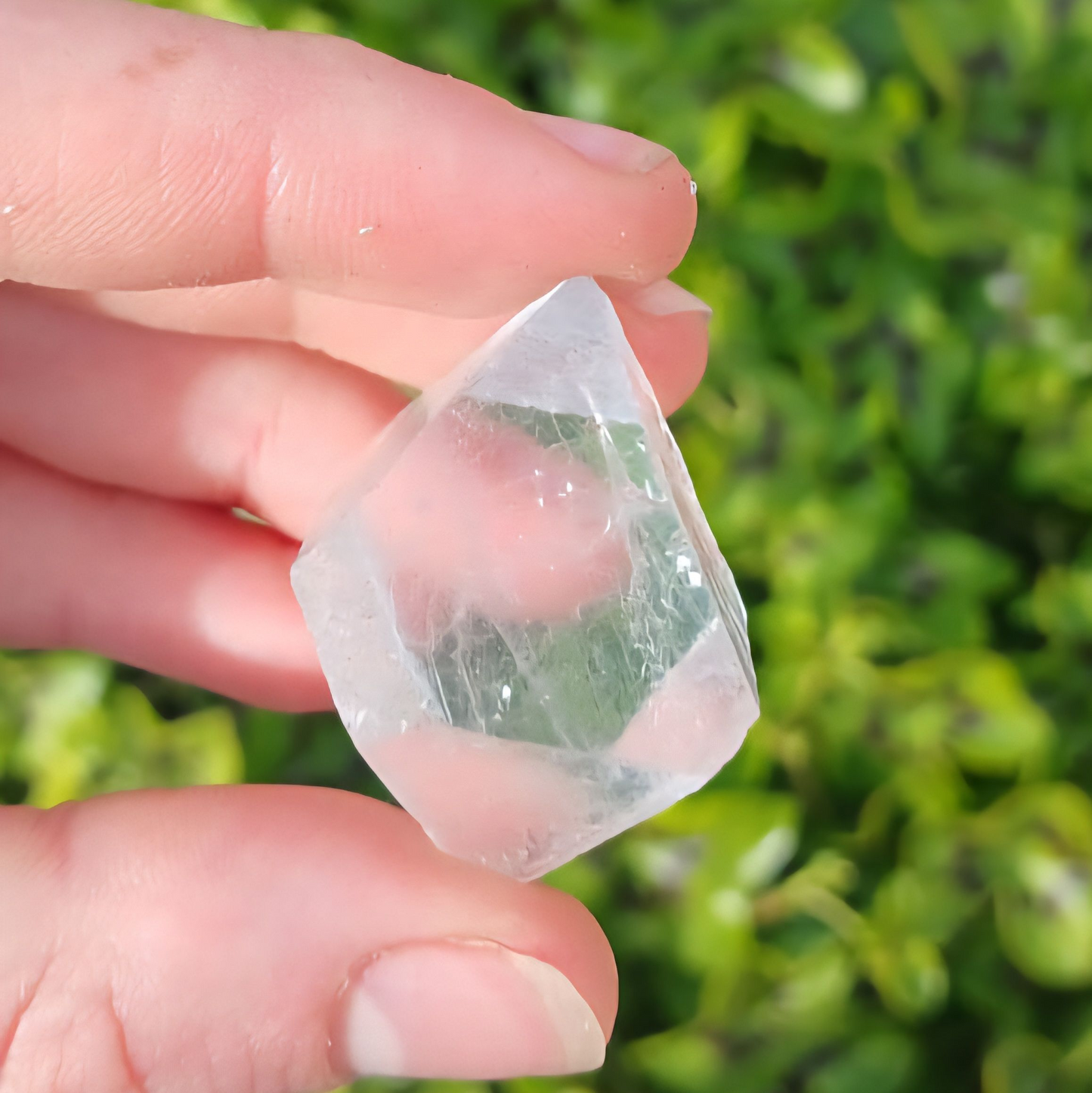 OCTAHEDRAL FLOURITE MEDIUM