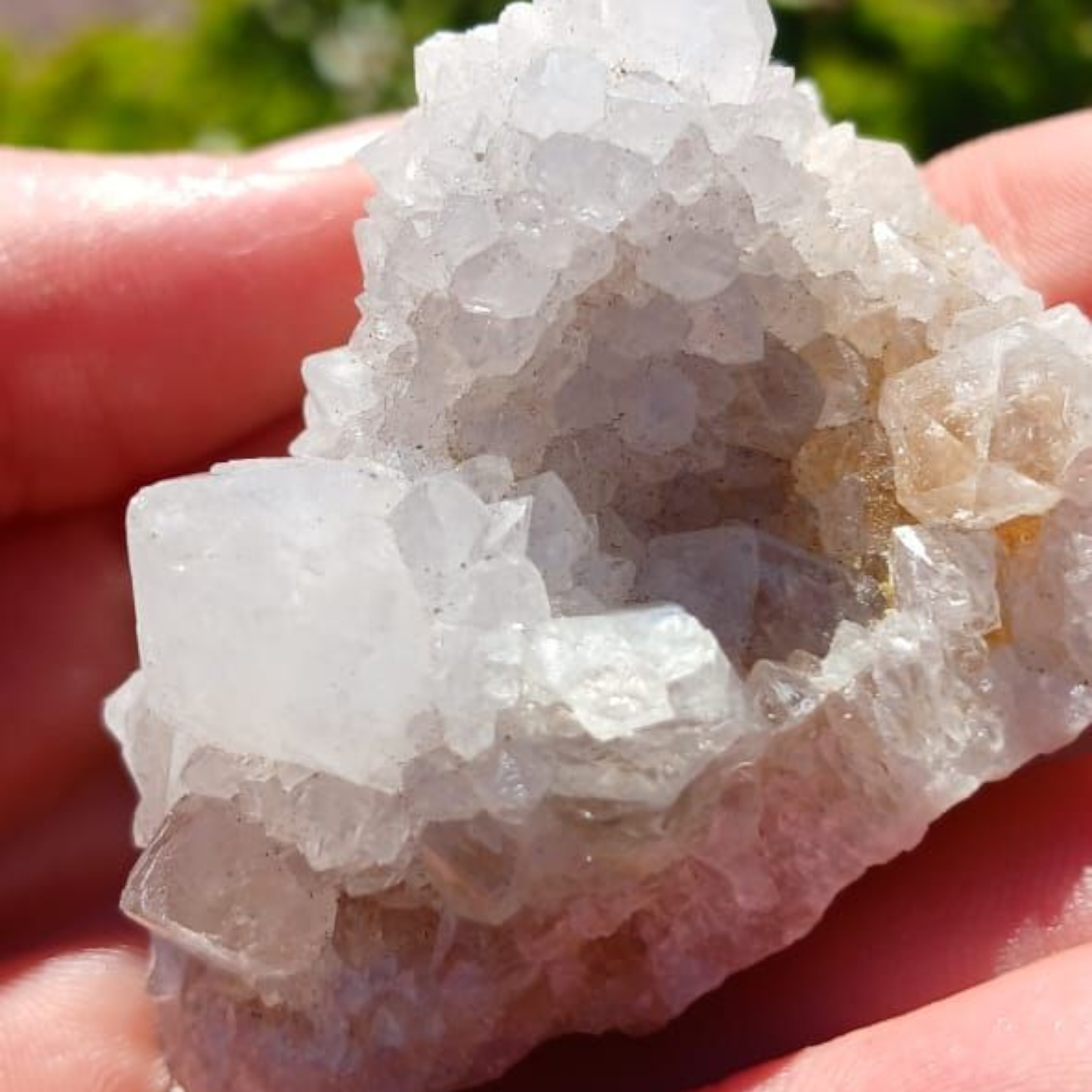 SPIRIT QUARTZ CLUSTER 4-5CM