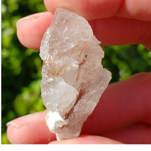 QUARTZ WITH RUTILE 