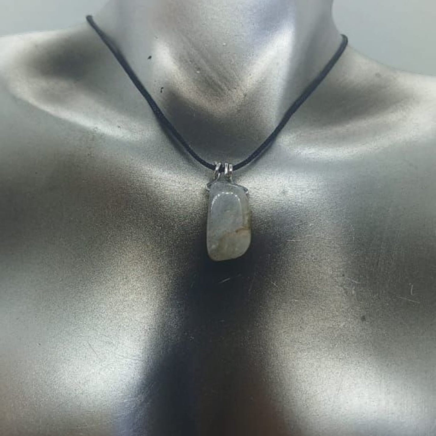 LABRADORITE PENDANT NECKLACE
