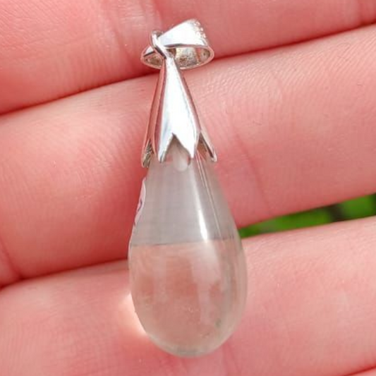 STERLING SILVER CLEAR QUARTZ TEARDROP PENDANT 