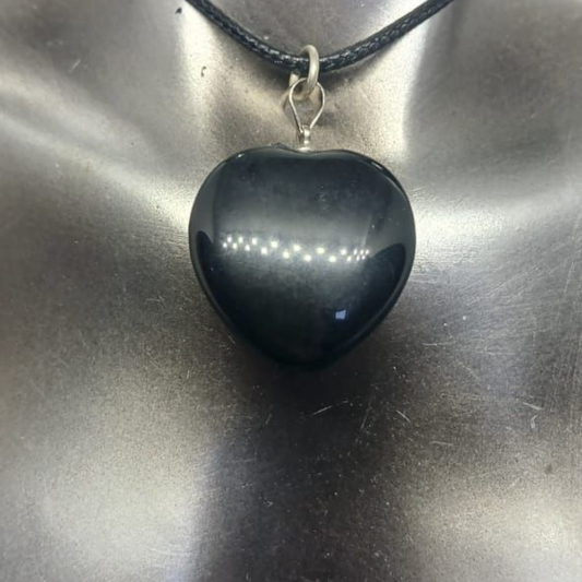 ONYX HEART NECKLACE