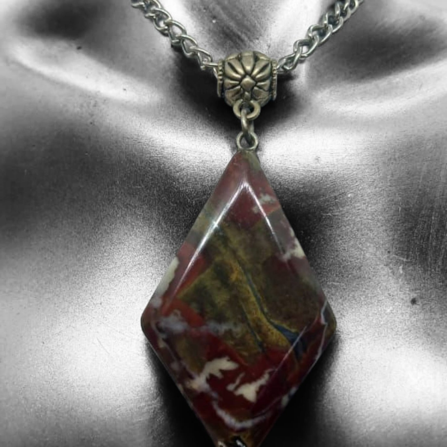 BRECCIATED JASPER PENDANT NECKLACE
