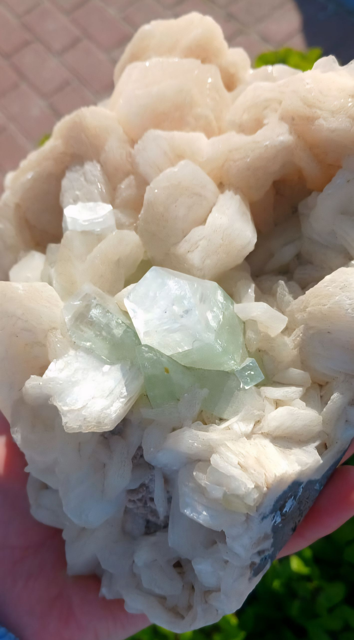 APOPHYLLITE & STILLBITE CLUSTER 18CM
