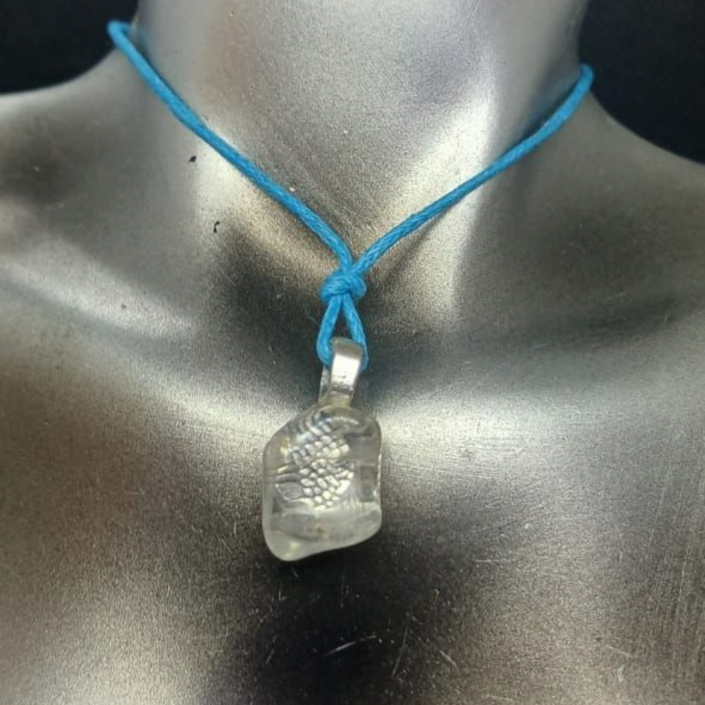 CLEAR QUARTZ PENDANT NECKLACE 